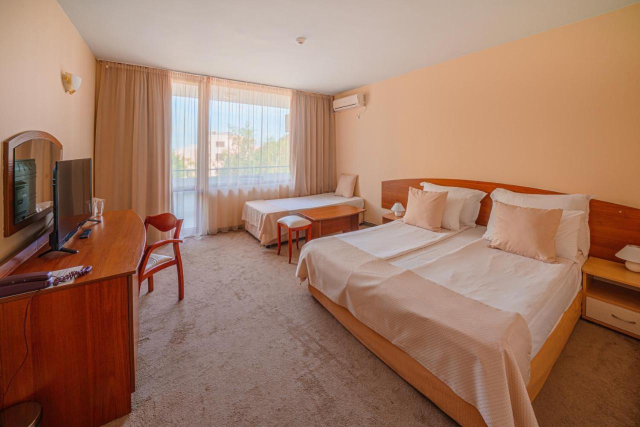 Perla Plaza Hotel プリモルスコ エクステリア 写真