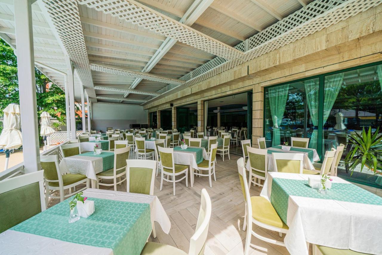 Perla Plaza Hotel プリモルスコ エクステリア 写真