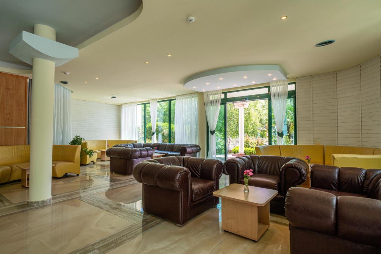 Perla Plaza Hotel プリモルスコ エクステリア 写真