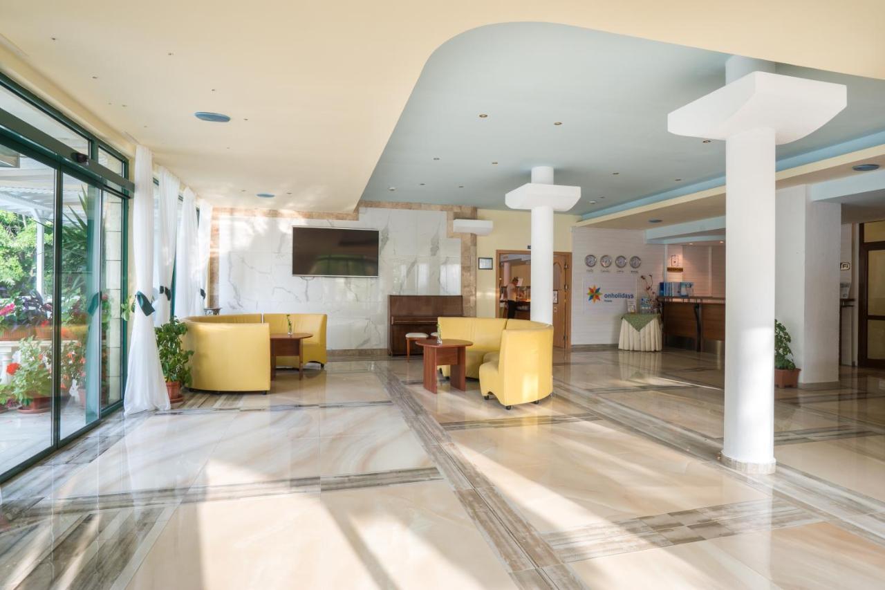 Perla Plaza Hotel プリモルスコ エクステリア 写真