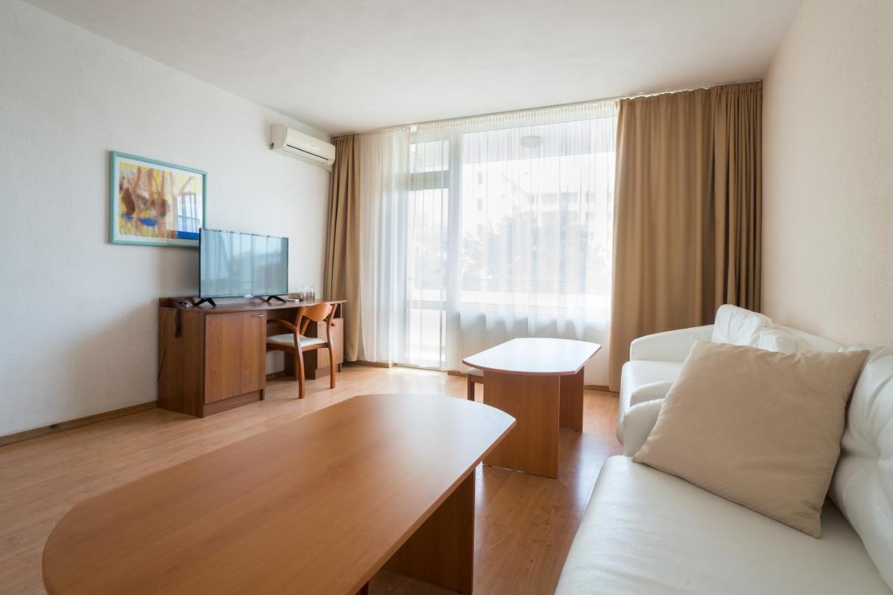 Perla Plaza Hotel プリモルスコ エクステリア 写真