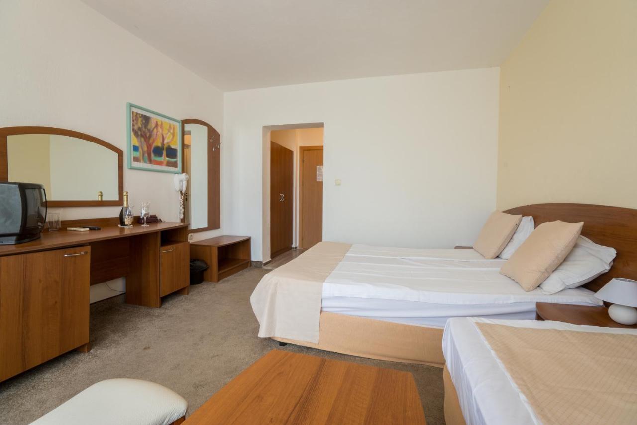 Perla Plaza Hotel プリモルスコ エクステリア 写真
