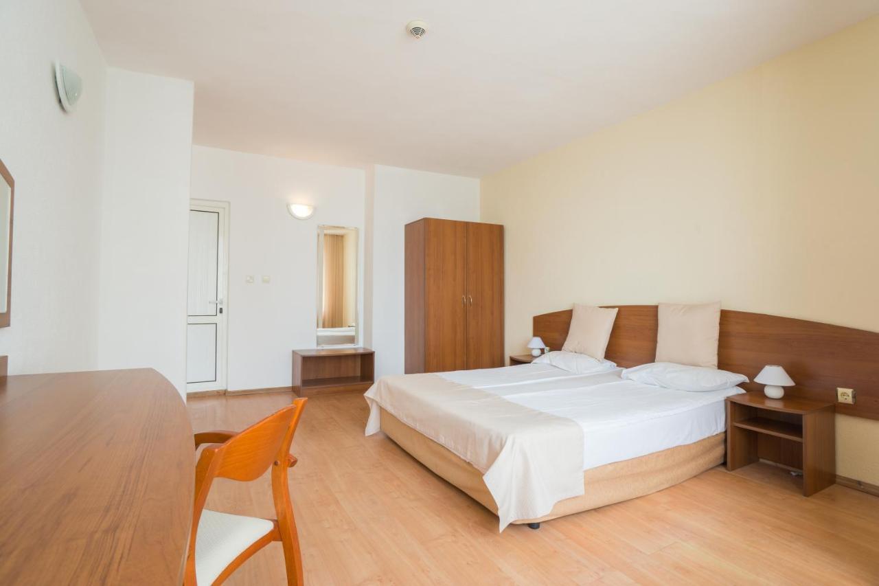 Perla Plaza Hotel プリモルスコ エクステリア 写真