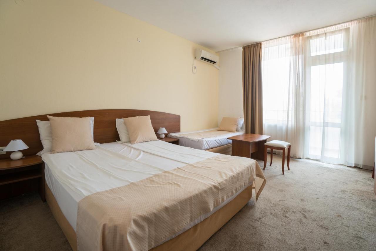 Perla Plaza Hotel プリモルスコ エクステリア 写真