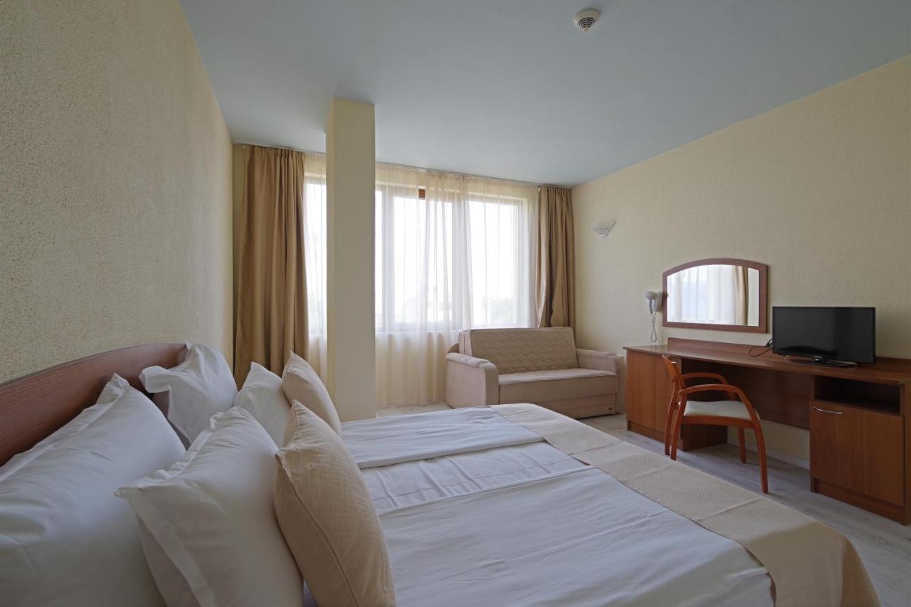 Perla Plaza Hotel プリモルスコ エクステリア 写真