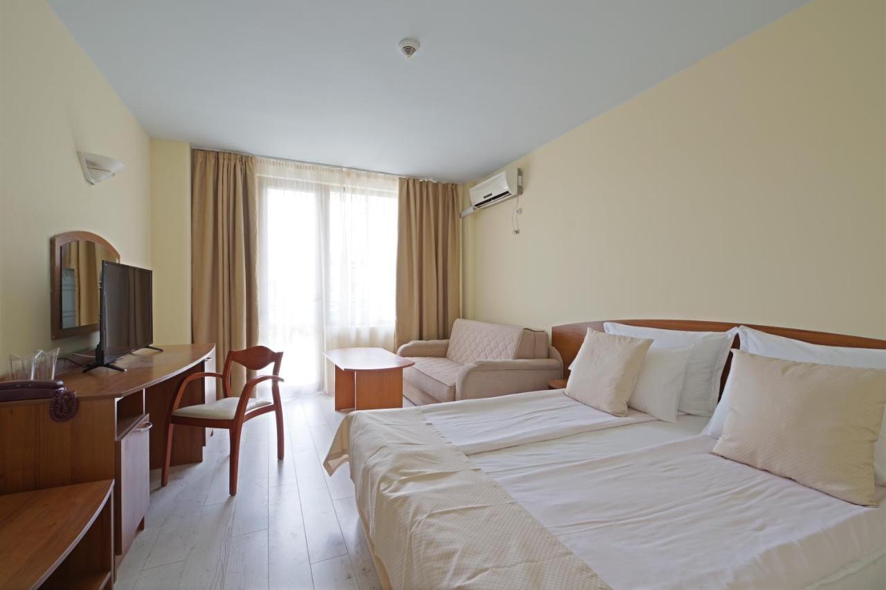 Perla Plaza Hotel プリモルスコ エクステリア 写真